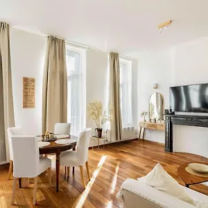  Appartement Luxueux Proche De Gare Du Midi, à Côté Du Centre